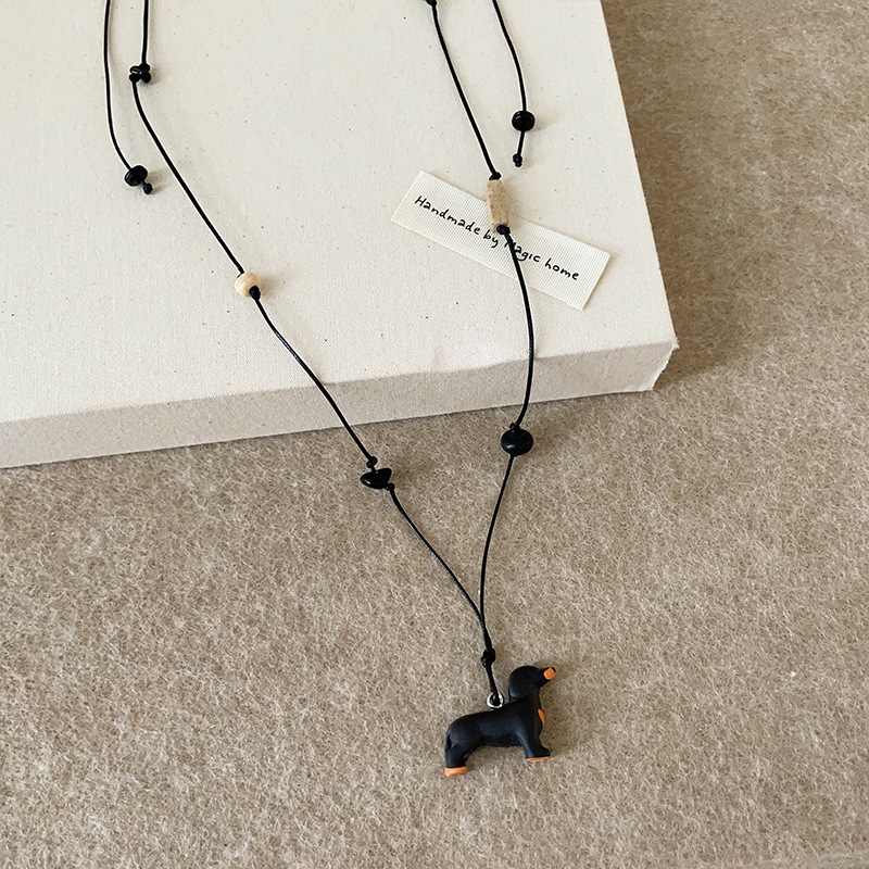 Wholesale of three-dimensional Dachshund black rope long necklace for women, artistic, retro, elegant, versatile and high-end neckchain sweater chain Specification drawing