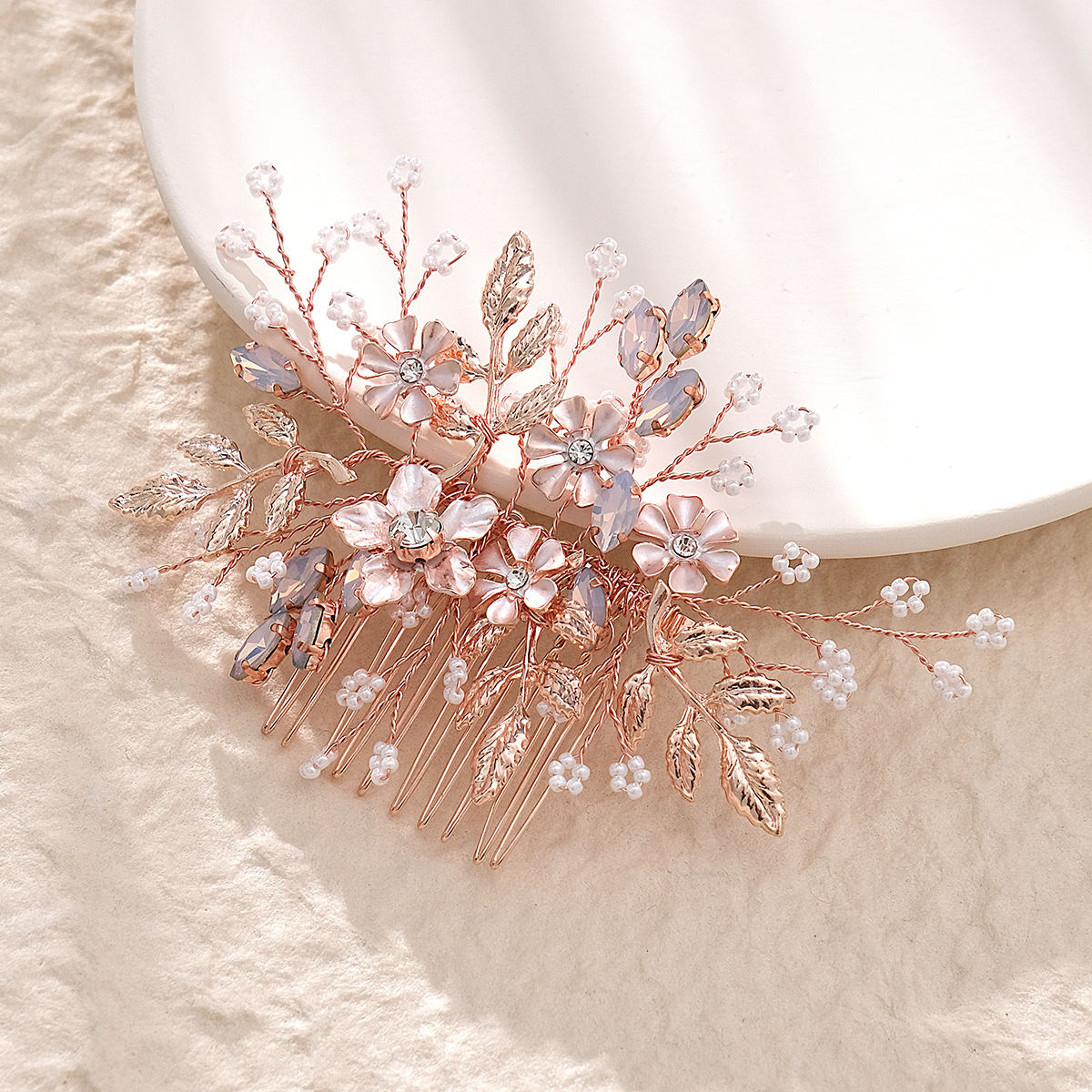 miallo's original designed bridal headwear features a simple European and American floral comb and handcrafted pearl rhinestone bridesmaid combs Specification drawing