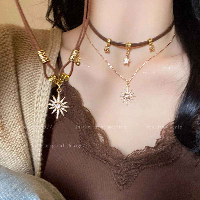 Wholesale of Maillard diamond-encrusted sun bell necklace with French retro design, collarbone chain and sweet and cool style full figure
