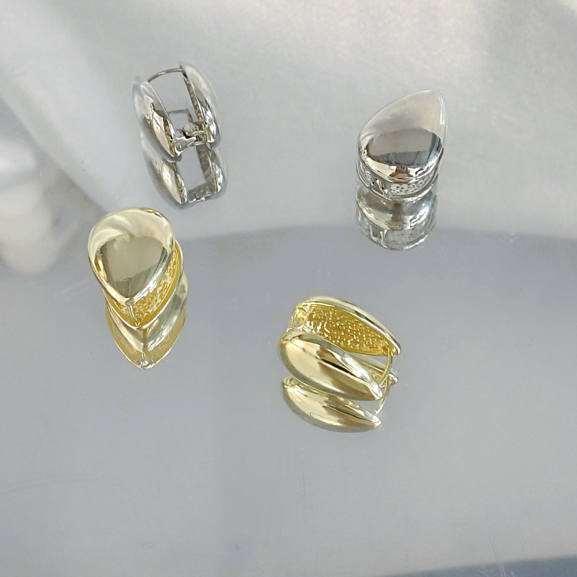 Retro minimalist teardrop ear studs and ear buckles, elegant women's ins trendy, high-end, niche design sense, versatile earrings Specification drawing