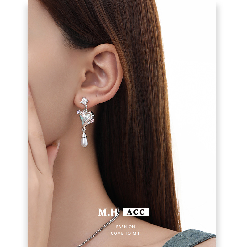925 Silver Needle Romantic blue heart-shaped Stud Earrings, fashionable and fresh new earrings, niche high-end exquisite earrings for women Specification drawing