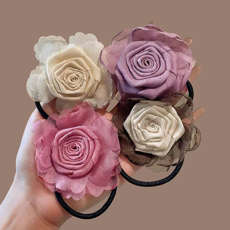 Romantic dry rose flower hair tie, high-end style, new feminine fashion, leather band hair tie, hair accessory details Picture