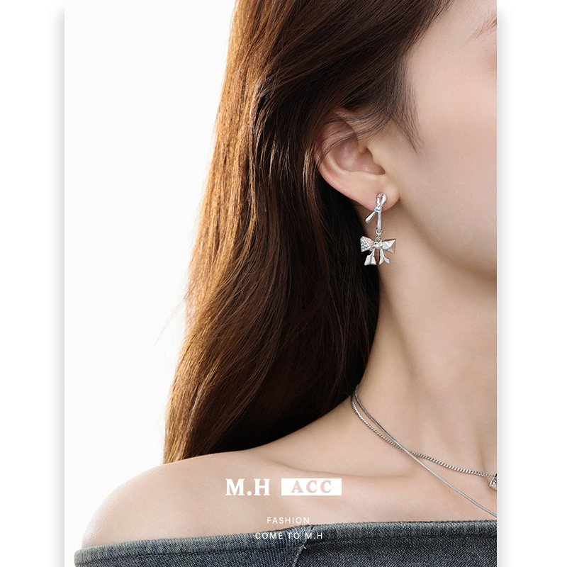 Pink and blue bow series earrings with a light luxury and high-end feel for autumn and winter, original Instagram sweet and cool style exquisite earrings for women details Picture