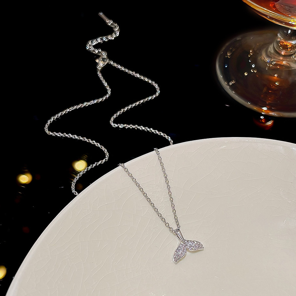 Korean-style high-end, niche necklace, women's light luxury design collarbone chain, new popular fishtail neckchain accessory Specification drawing