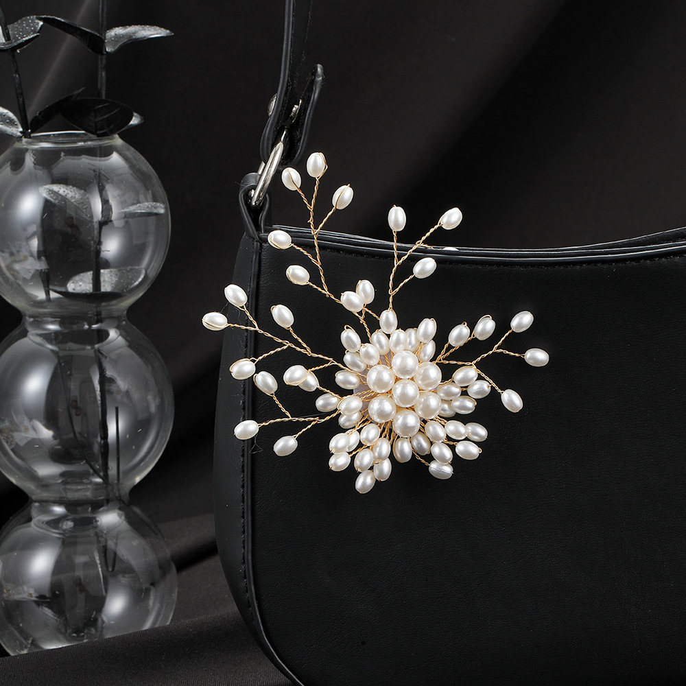 Cross-border European and American retro elegant pearl tree brooch, light luxury and high-end feel, ins style floral art, elegant suit, brooch for women details Picture