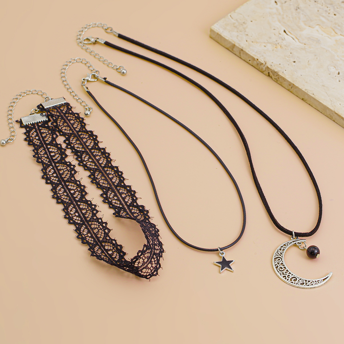 European and American cross-border accessories, court-style Lolita lace necklace, Halloween retro multi-layer collarbone chain for women Application Scenario