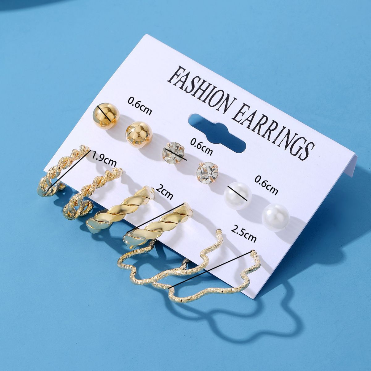 A 6-piece set of European and American metal circle chain stud earrings, creative and personalized cross-border heart-shaped pearl earrings for women wholesale Application Scenario