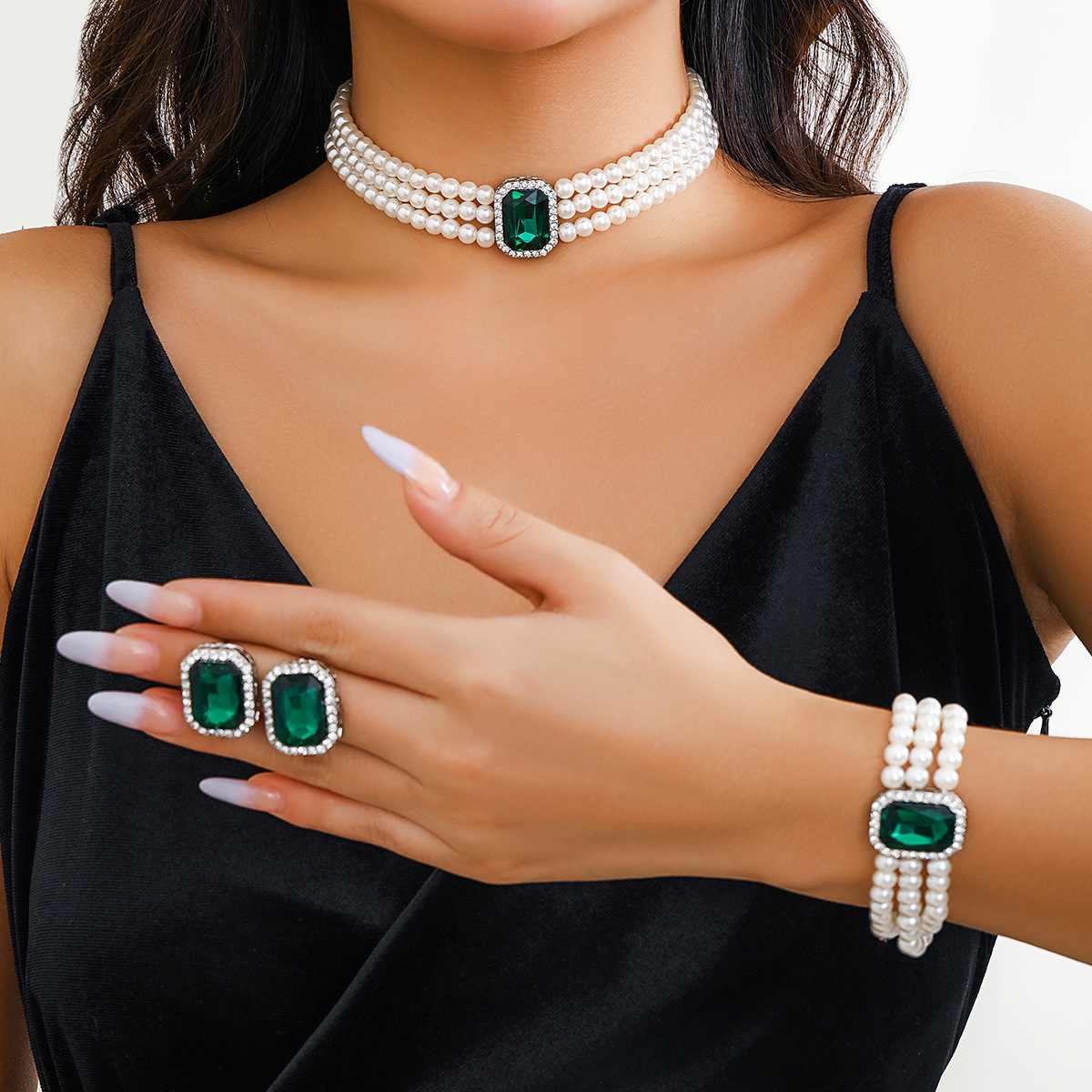European and American cross-border jewelry, light luxury short pearl imitation choker necklace, turquoise beaded ethnic style collar full figure