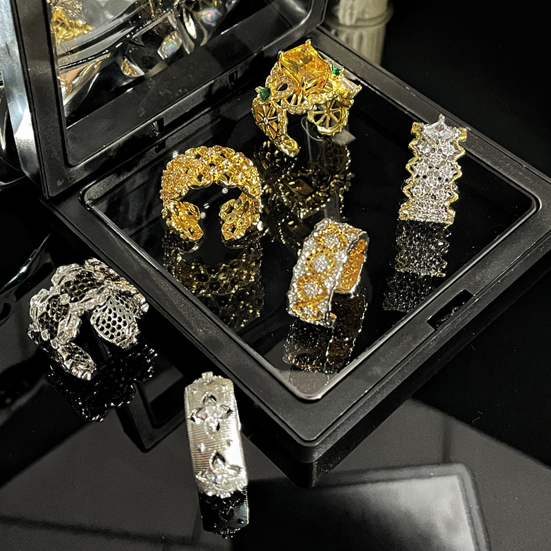 A light luxury retro court-style lace and elegant wavy opening ring, a trendy female Internet celebrity with a high-end feel, a full diamond brushed ring full figure