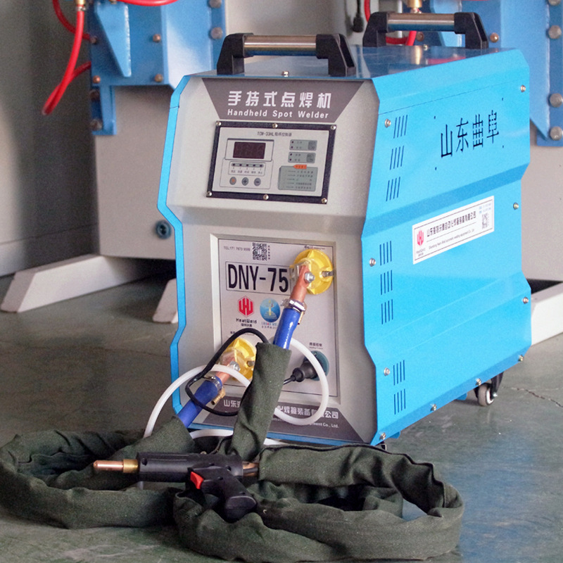 Factory-operated small handheld spot welding machines, mobile manual spot welding machines, and suspended pneumatic clamp spot welding machines Application Scenario