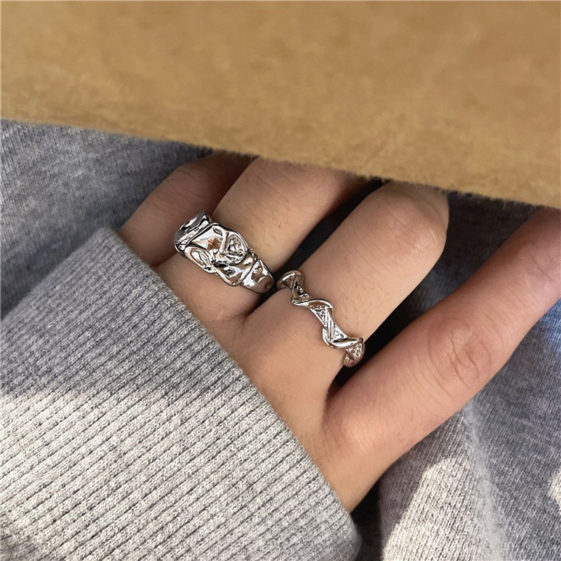 The plain ring texture open ring features a simple, fashionable, niche and cold design. It is adjustable and can be stacked as an index finger ring details Picture