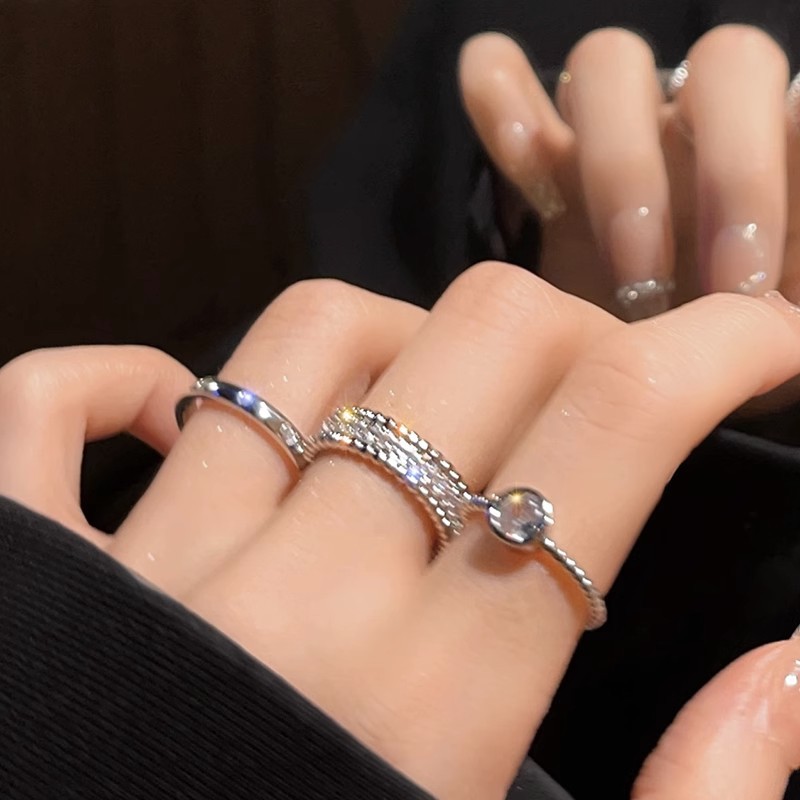 Cold style plain ring, light luxury open ring, women's niche design, high-end sense index finger ring, simple and elegant, versatile ring Application Scenario