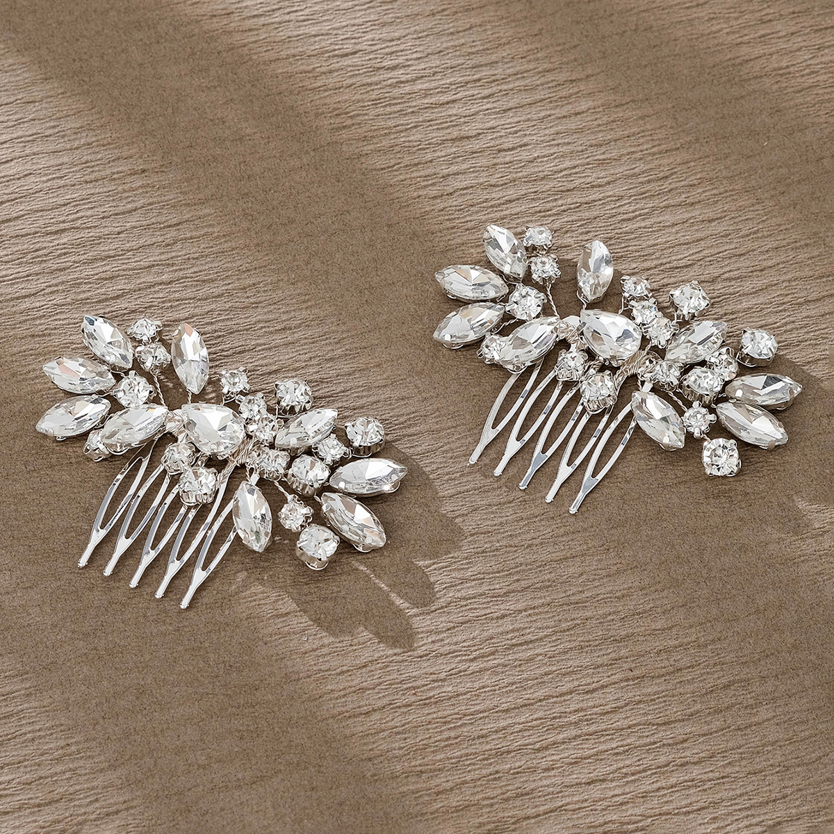 European-style new hair accessory with full diamonds, bride's hair accessory, studio decoration, upside-down comb set, updo hair accessory details Picture