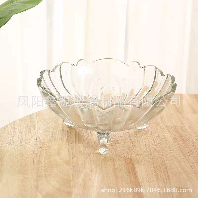 Summer high-legged glass fruit platters, household European-style snack platters, crystal platters, living room dessert tables, triangular fruit platters wholesale Application Scenario