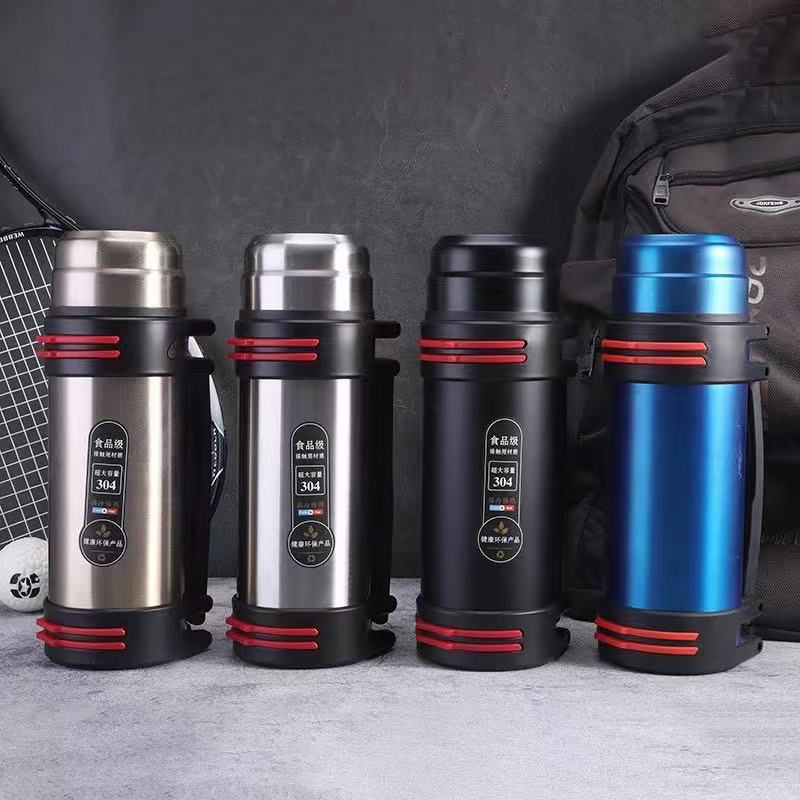 Extra-large capacity thermos flask, portable car thermos flask, outdoor sports water bottle, portable hot water bottle full figure