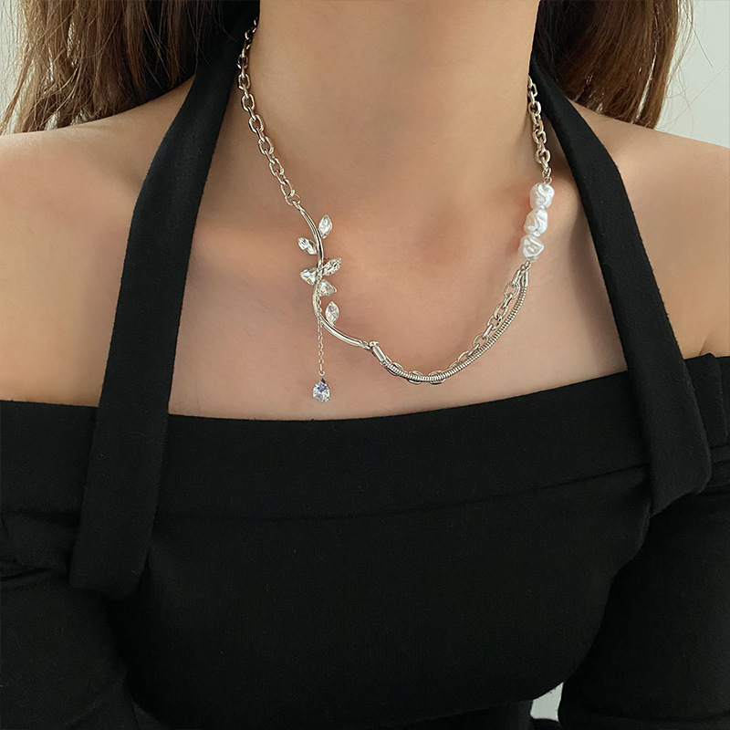 Freshwater pearl patchwork necklace, a light luxury and niche design accessory for women's summer, hip-hop hot girl titanium steel collarbone chain details Picture