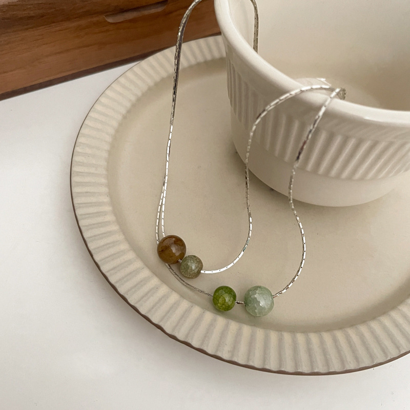 The Cold Wind Stone pendant necklace for women's autumn collarbone chain, a new style of trendy, niche and elegant simple necklace in 2023 details Picture