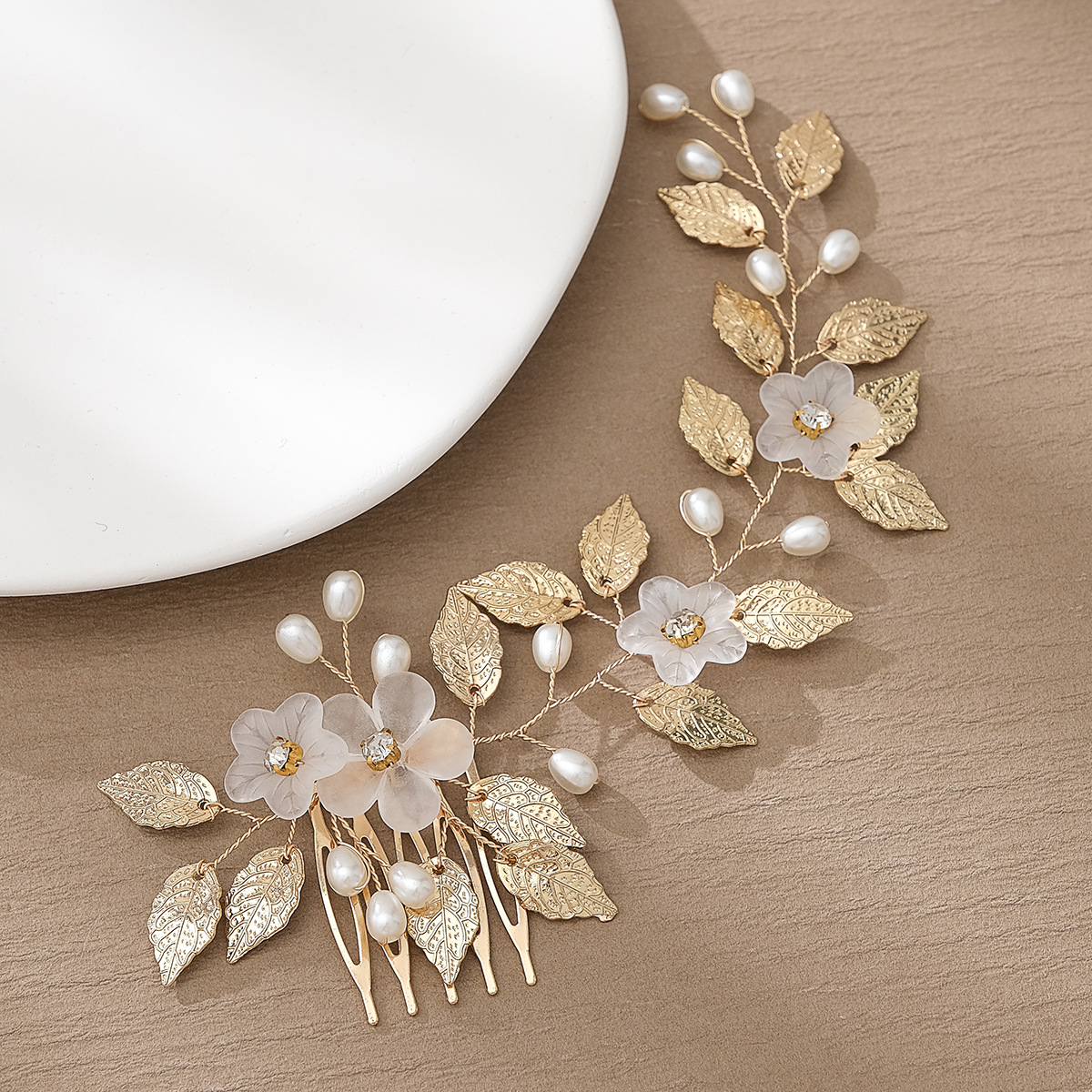 New Chinese-style ancient-style Xiuhe hair accessory, versatile golden leaf hand-inserted comb, cheongsam, Hanfu, updo, pearl hair comb details Picture