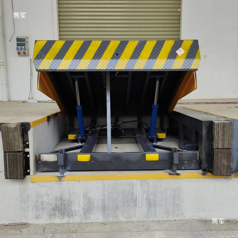 Double hydraulic cylinder loading bridge platform loading and unloading lift, quay level machine, forklift ramp loading and unloading, bridge crossing production Application Scenario