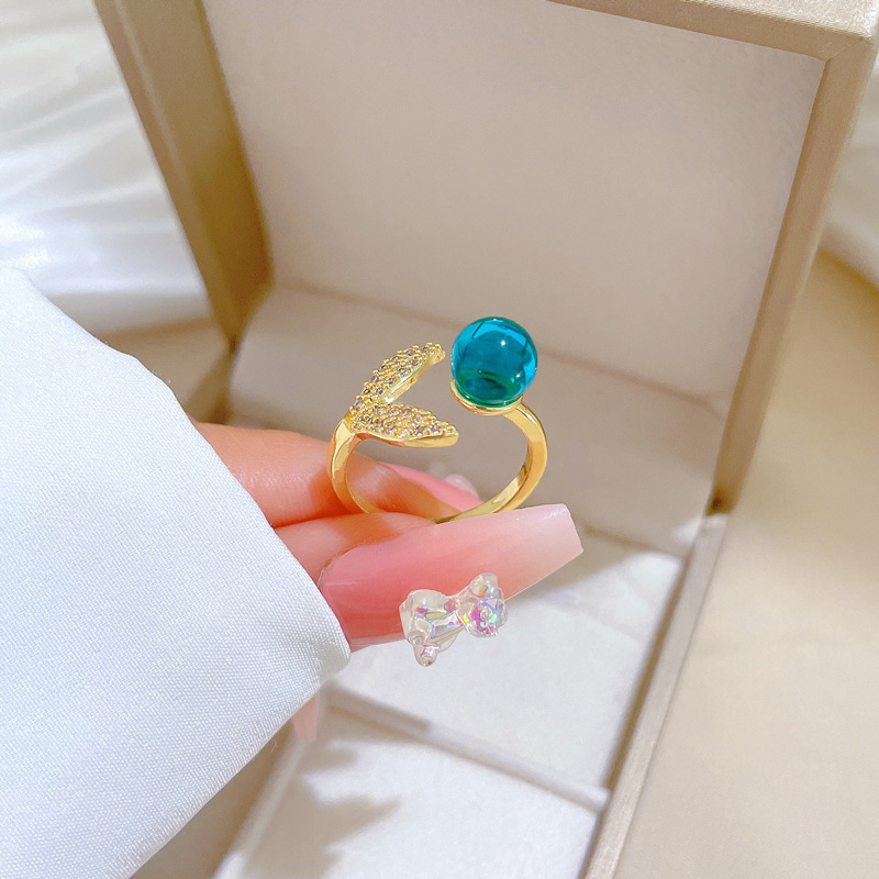 【 Real Gold 】 Korean version super shiny emerald crystal fishtail ring with adjustable opening, simple Japanese-style wrist ring full figure
