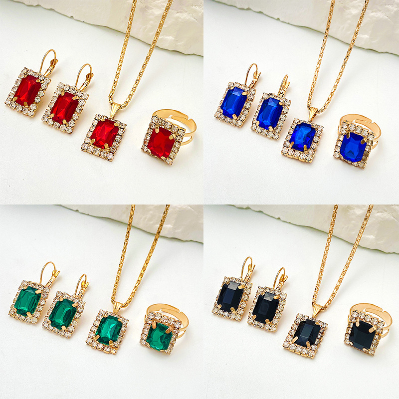 New cross-border diamond-encrusted square jewelry set, Ins-style retro court-style bride necklace, earrings and ring set Specification drawing