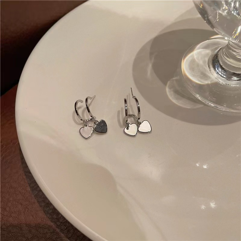 Niche ins trendy double-layer heart-shaped stud earrings for women, versatile and fashionable design earrings, sweet and cool cold style earrings Specification drawing