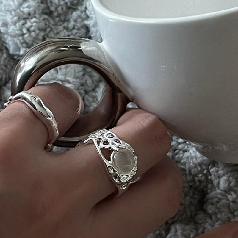 White Moonlight zircon agate ring for ins couple, a light luxury European and American fashion irregular ring with adjustable openings Specification drawing