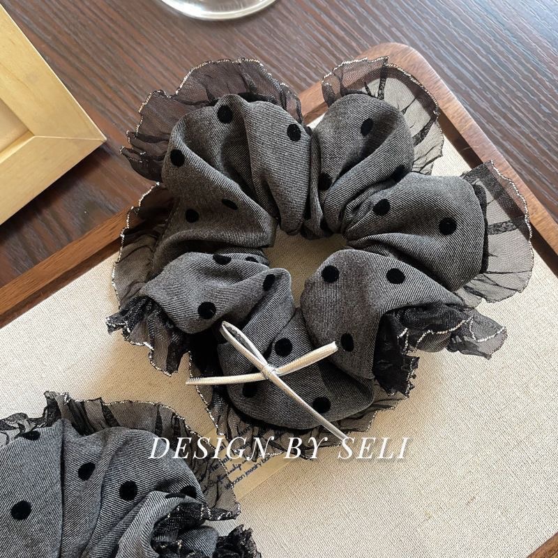 The silver bow polka dot high-end large intestine hair band, French lace style, black internet-famous hair tie, hair accessory and leather band Application Scenario