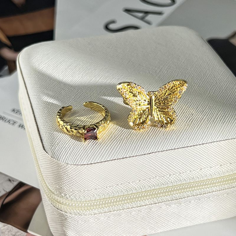 The new exaggerated three-dimensional butterfly opening ring for women with micro-settings features a niche design and a refined, individualistic European and American style, making it a trendy index ring Specification drawing