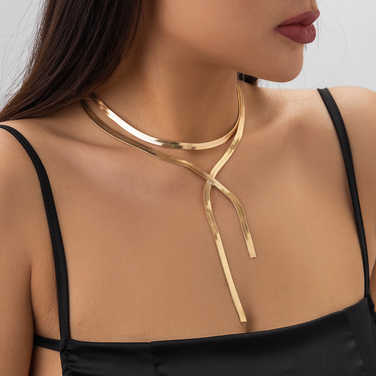 European and American cross-border jewelry choker snake bone chain, simple and niche collarbone chain, niche women's French simple necklace details Picture