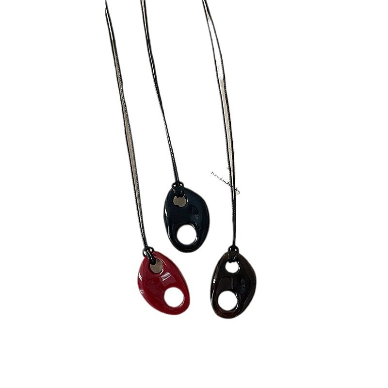 Pig nose resin pendant, long black rope necklace, women's retro personality, versatile style, fashionable neckchain, collarbone chain Item Picture
