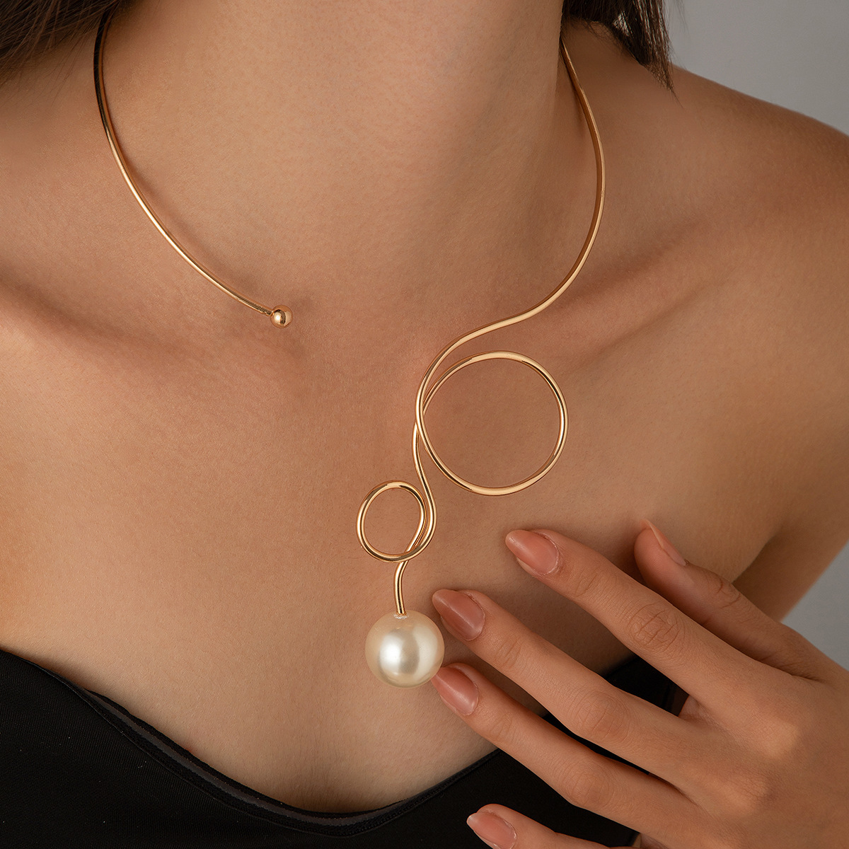 European and American cross-border jewelry plain circle bow choker women's water drop imitation pearl fashionable punk metal collar Specification drawing