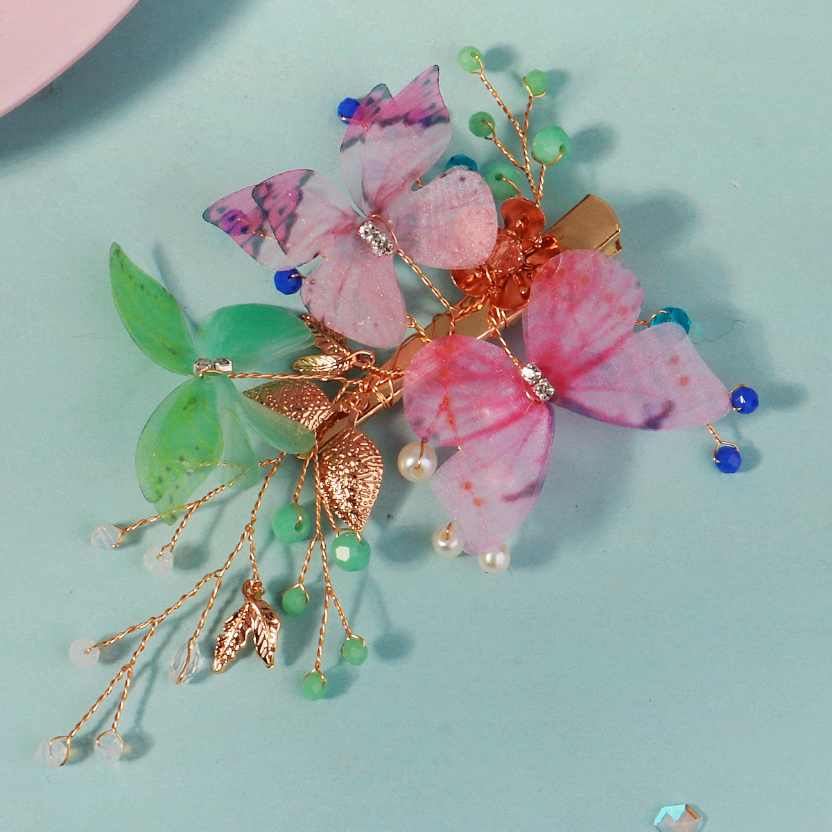 Vacation-style colorful mesh butterfly hair band, forest-themed fairy pearl crystal bead hair clip, fresh and sweet photo hair accessory Application Scenario
