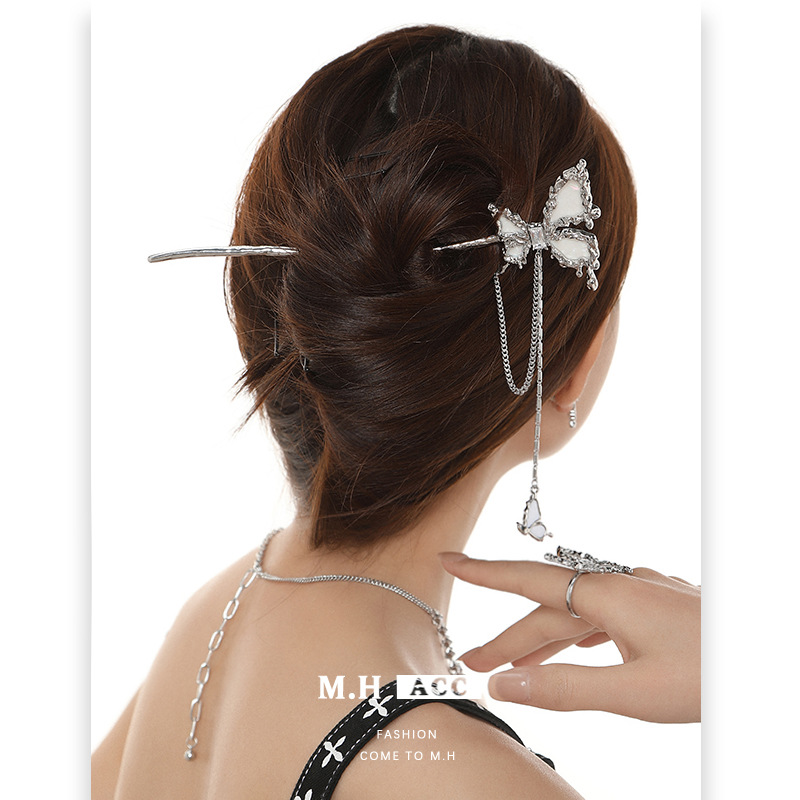 Original white dreamy butterfly necklace, summer women's high-end, niche design collarbone chain, minimalist and cool neckpiece details Picture