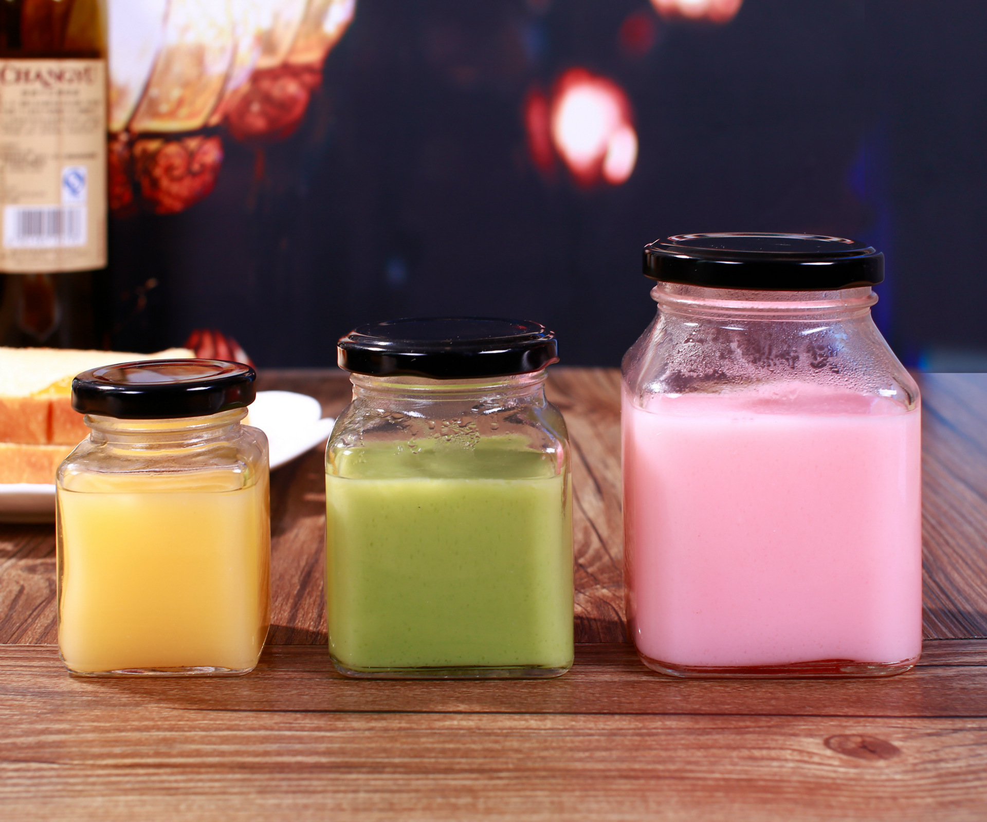 Square glass bottle, pickled vegetable bottle, honey glass bottle, jam, fermented bean curd, chili sauce bottle, sealed bottle full figure