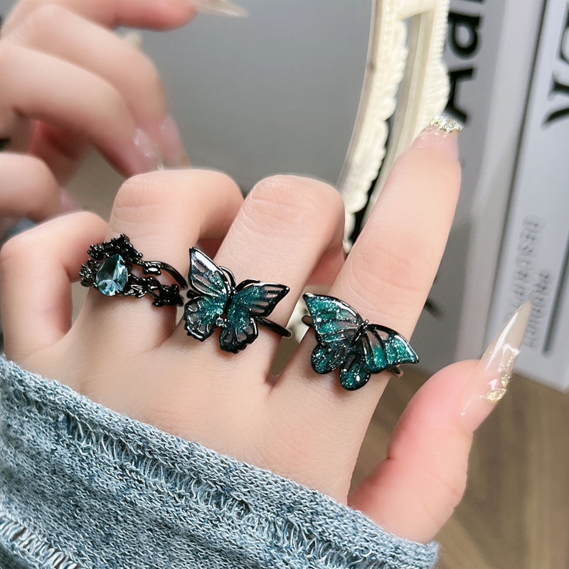 European and American pure desire style dark cocoon butterfly gradient individual cool and trendy ring, gender-neutral style niche fashion ring for women full figure