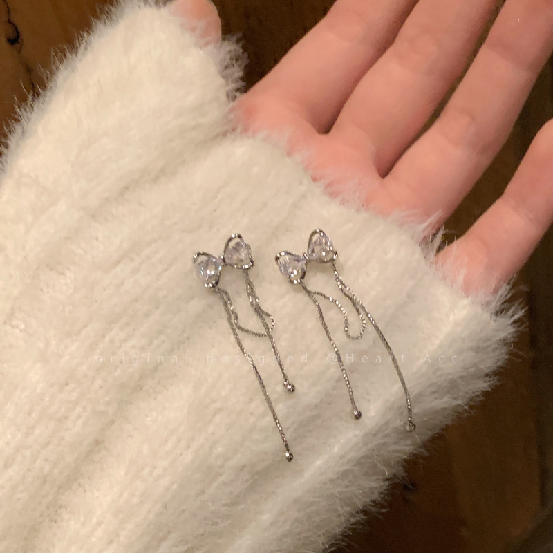 Bow, long tassel earrings, feminine earrings, high-end, light luxury earrings, niche design, sweet earrings full figure