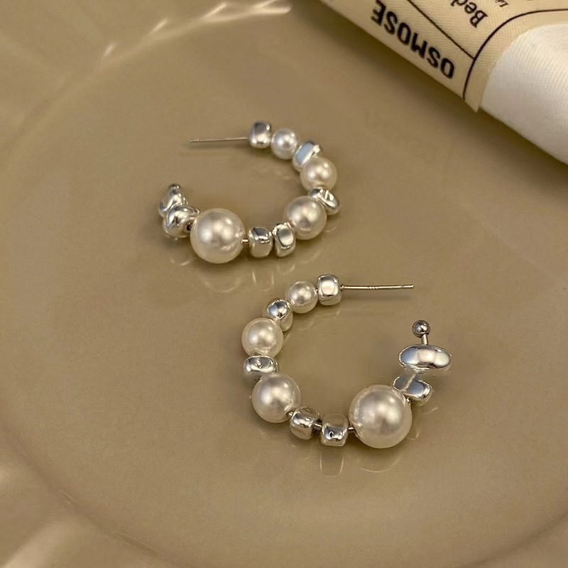 Korean light luxury pearl silver ear rings, C-shaped ear studs, feminine charm, versatile, fashionable and niche design, high-end earrings Specification drawing