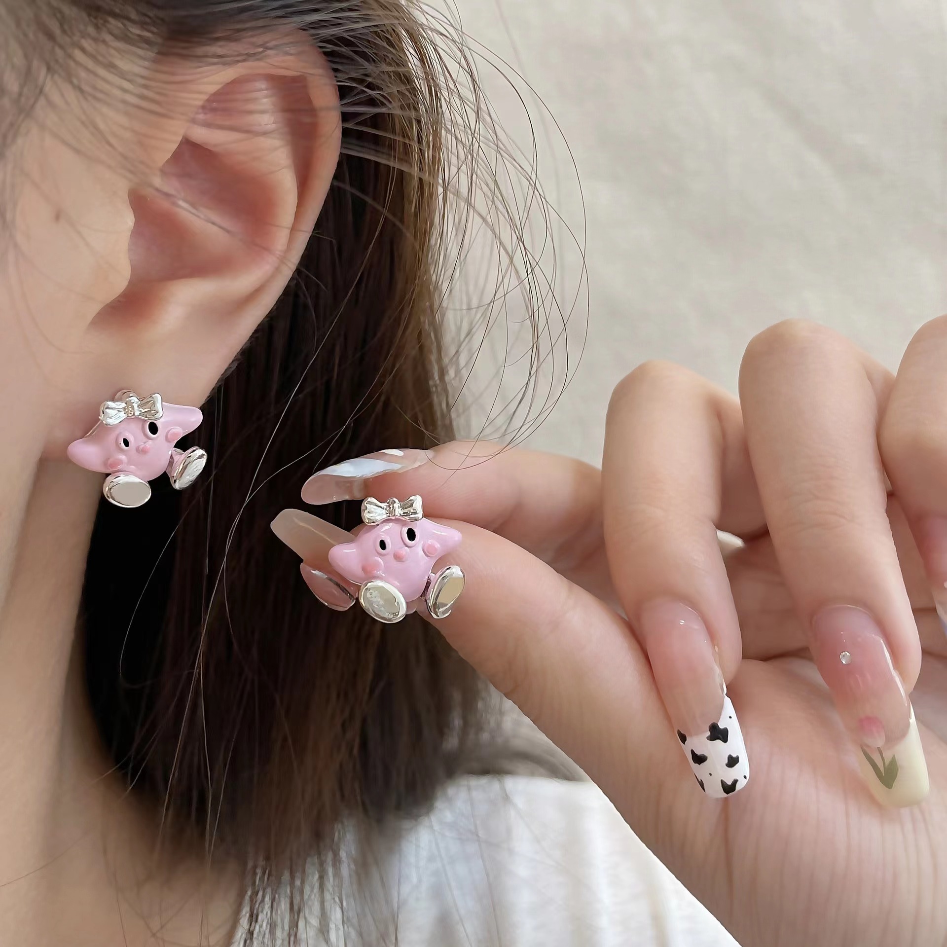 Little cutie ~ Cartoon Star Kirby funny stud earrings for girls, versatile and stylish, sweet and cool style, girlish heart earrings details Picture