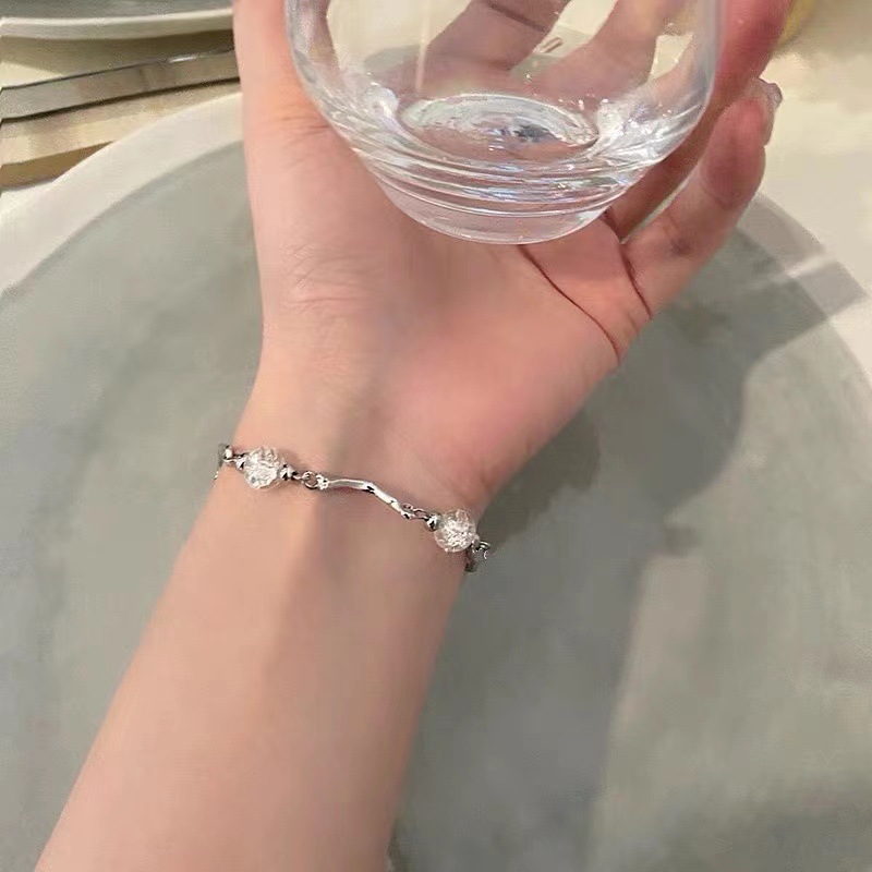 Irregular metal necklace, a cool summer style for women, a versatile necklace accessory for Internet celebrities, and an Instagram niche design sense bracelet Specification drawing
