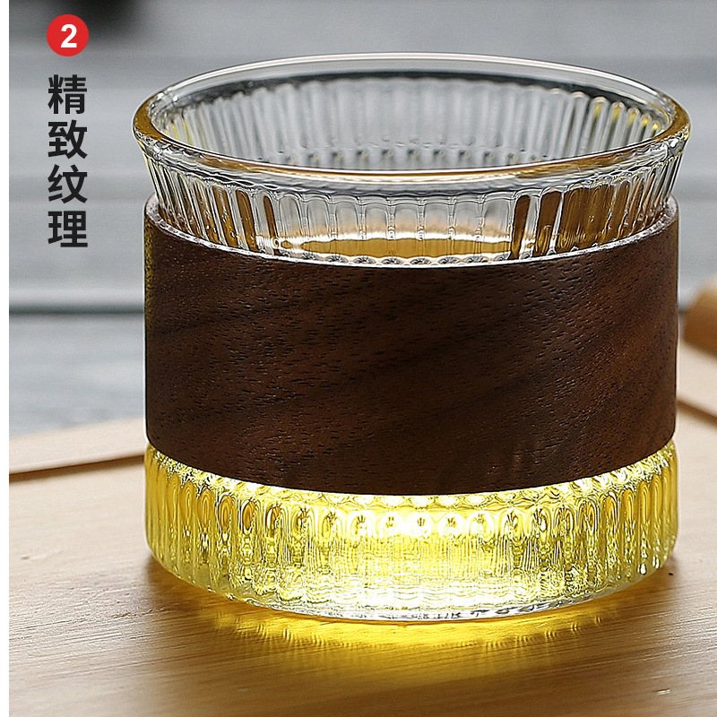 Anti-scald master cup, single cup, glass cup, wooden ring, heat-insulating small tea cup, thickened kung Fu tea cup, tasting cup, tea drinking cup Application Scenario