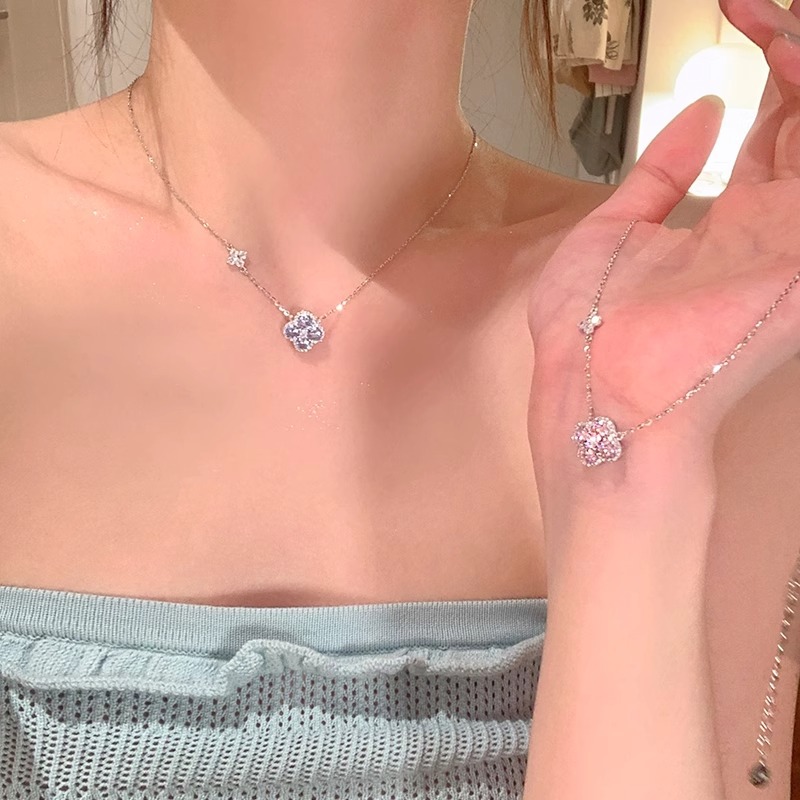 Korean full-diamond lucky four-leaf flower necklace for women, a light luxury and high-end niche collarbone chain accessory necklace choker details Picture