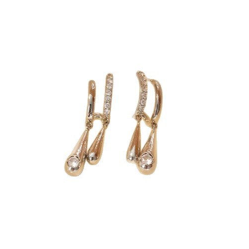 "Cold and cool style!" High-end, sparkling diamond, teardrop stud earrings, women's niche design earrings, simple and versatile, elegant earrings Item Picture