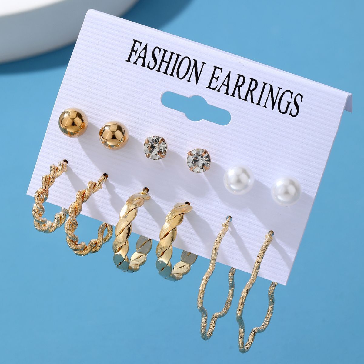 A 6-piece set of European and American metal circle chain stud earrings, creative and personalized cross-border heart-shaped pearl earrings for women wholesale details Picture