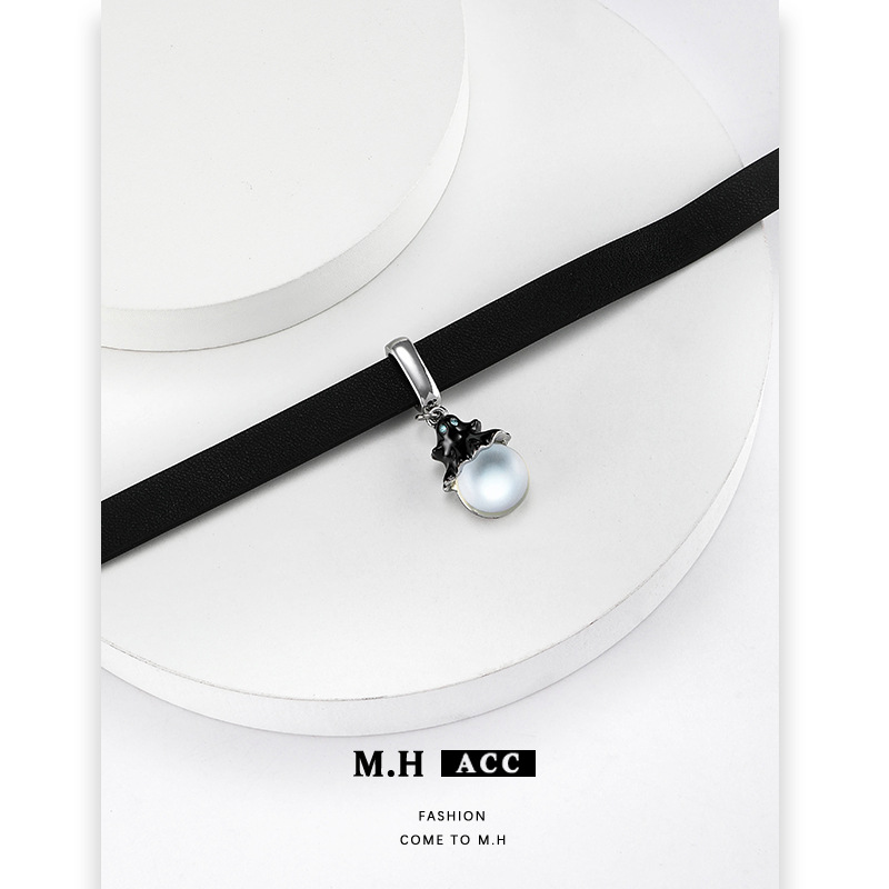 Devilish black collar for women, European and American ins style hip-hop hot girl, sweet and cool style leather necklace, light luxury and niche collarbone chain Specification drawing