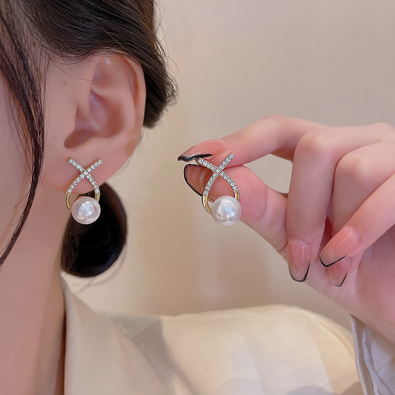 S925 Silver Needle Light Luxury crossed pearl Earrings, women's niche high-end feel, versatile and exquisite diamond-encrusted stud earrings wholesale details Picture