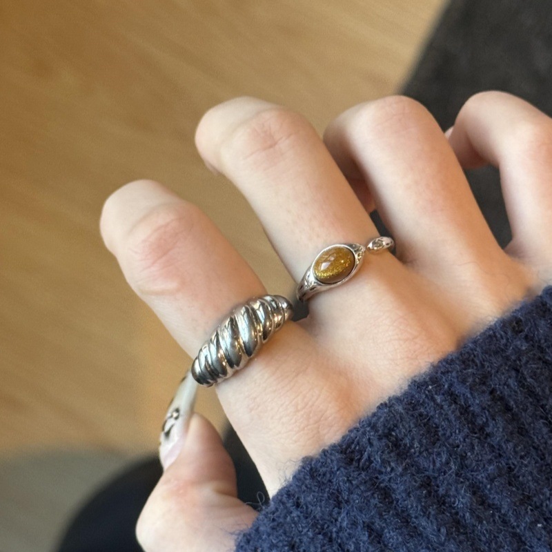 The new heavy industry retro s925 sterling silver ring features a niche design for women with a high-end feel. It is an open ring that does not fade Item Picture