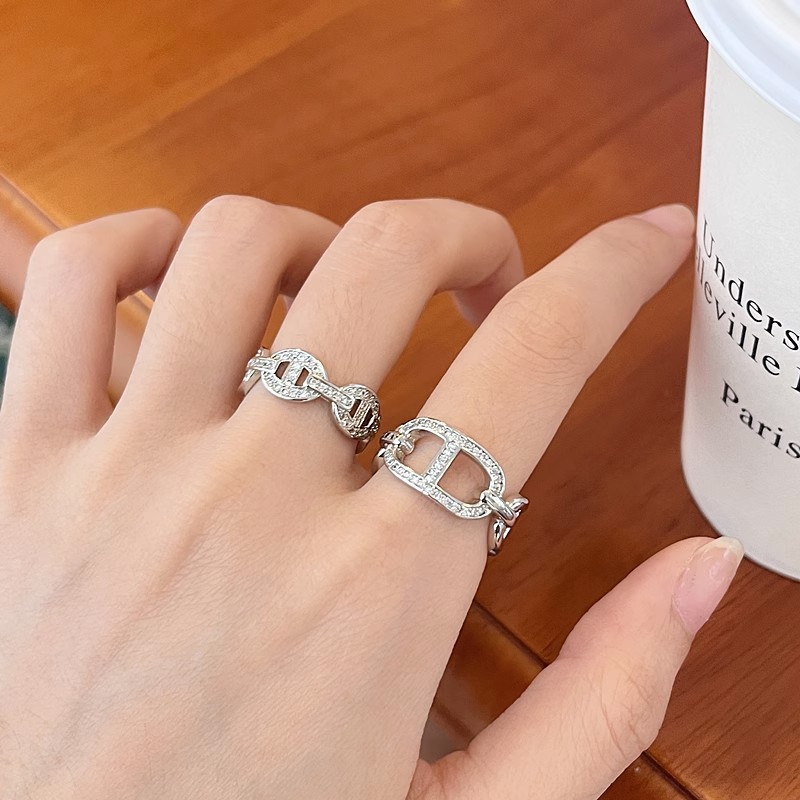 This niche design, diamond-encrusted zircon pig nose ring, is fashionable and individualistic for women. It is a light luxury and high-end open-mouth ring for women details Picture