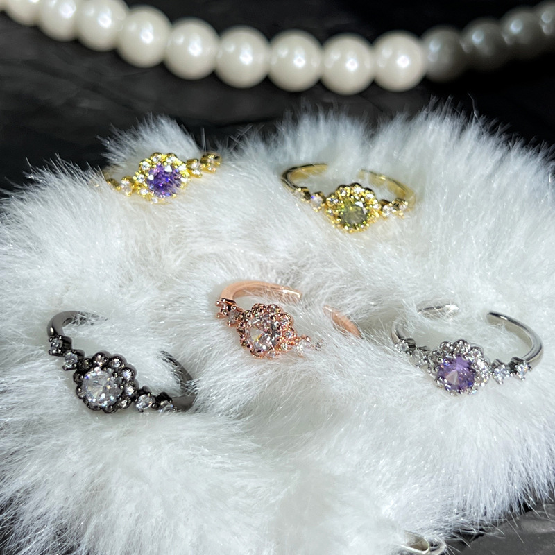French retro stacked ring for women, round full diamond, Baroque exquisite and niche design, purple diamond fashion ring trend Application Scenario