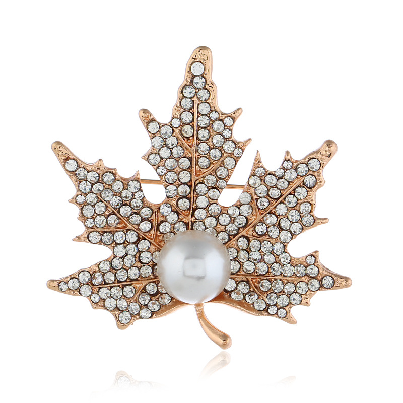 Korean style trendy new full diamond maple leaf brooch, simple and versatile sweater trench coat accessory pin, suitable for both men and women full figure